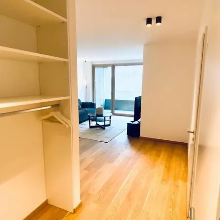 アパート Charming Flat With Terrace & Parking *