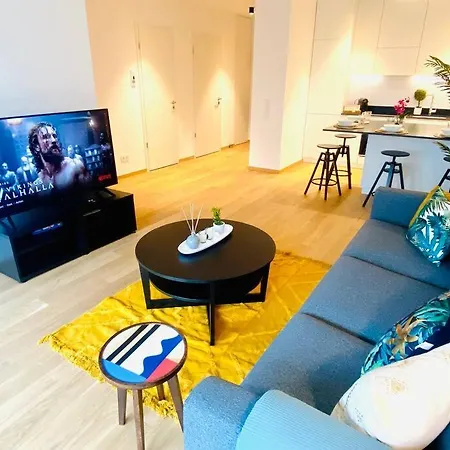 Charming Flat With Terrace & Parking