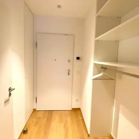 Charming Flat With Terrace & Parking *